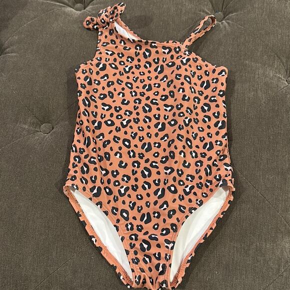 Carter’s leopard swimsuit size 5/5a - Picture 1 of 4